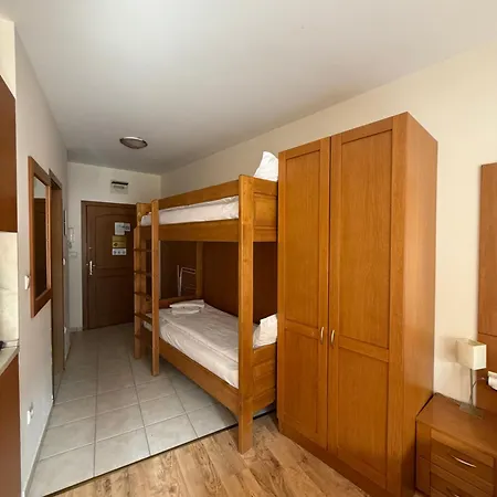 Royal Plaza Sleeps 4 Prime Location, Distance To Lift - 50m Borovets
