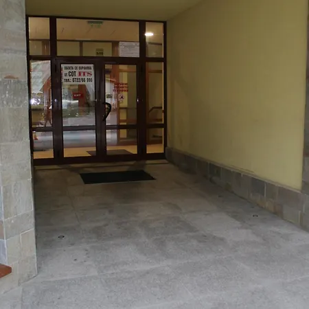 Royal Plaza Sleeps 4 Prime Location, Distance To Lift - 50m *