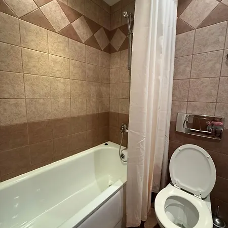 아파트 Royal Plaza Sleeps 4 Prime Location, Distance To Lift - 50m *